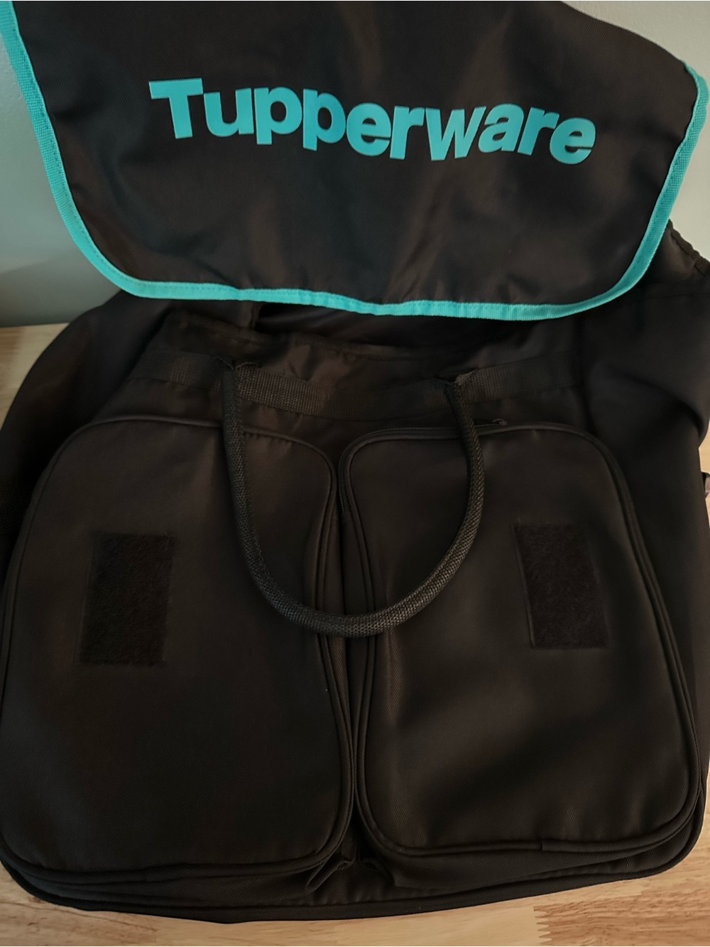 Tupperware Consultant Bags - Picture 7 of 8